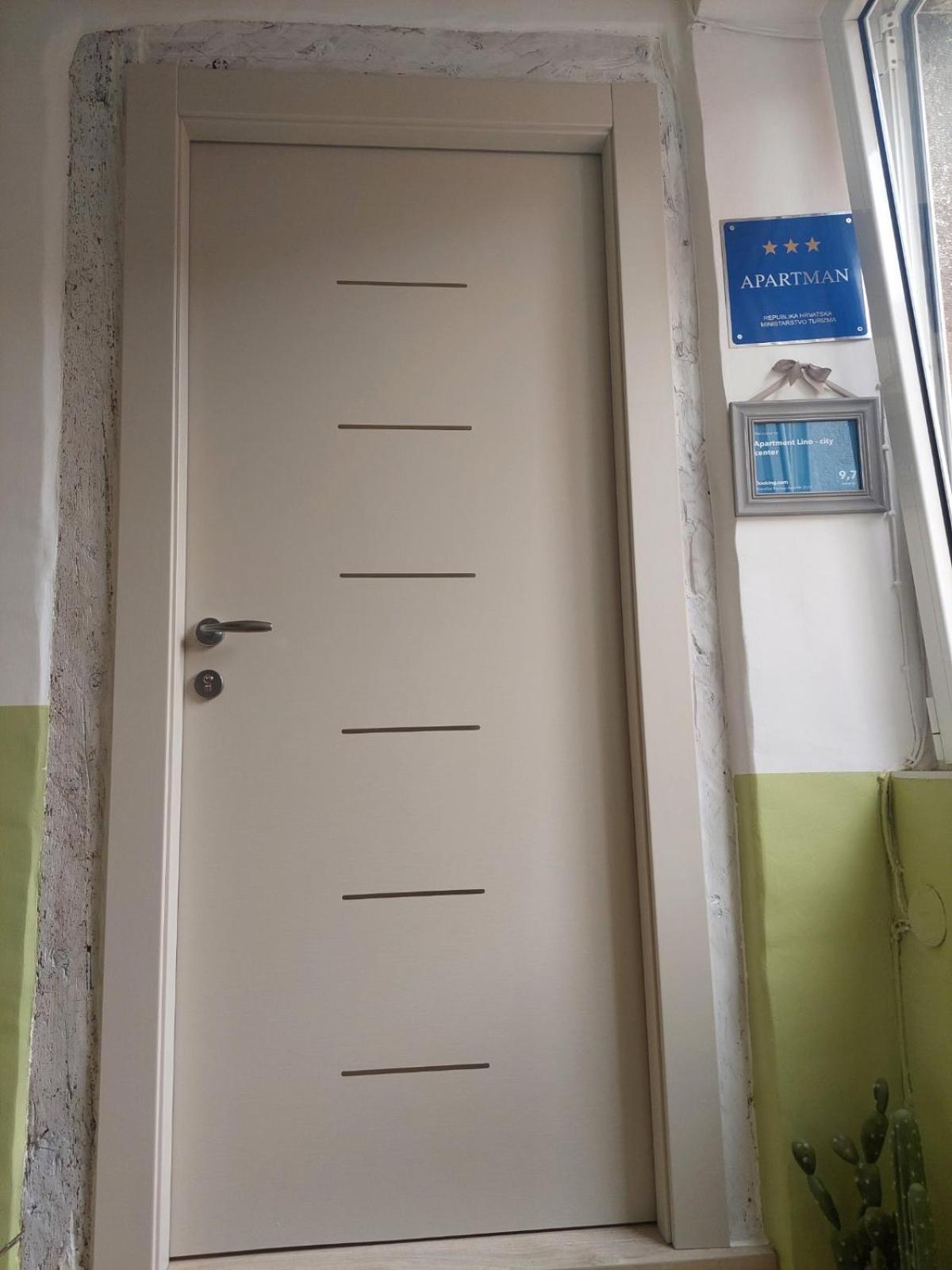 Apartment Lino - City Center 罗维尼 外观 照片