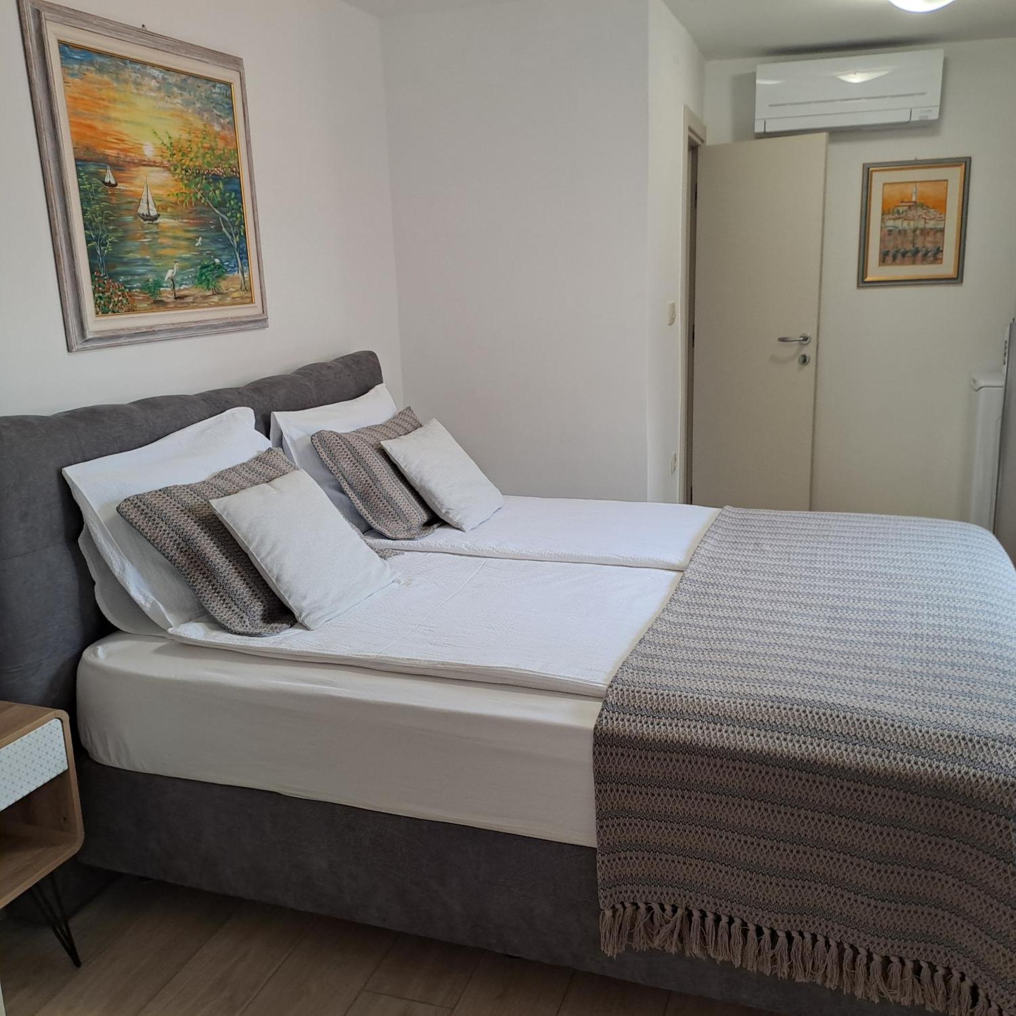 Apartment Lino - City Center 罗维尼 外观 照片